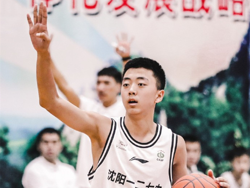  昂热中场大脑复出，主导攻势终结连败  